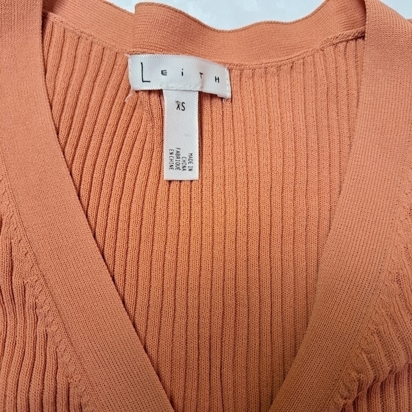 LEITH Ribbed Sweater - Picture 6 of 9